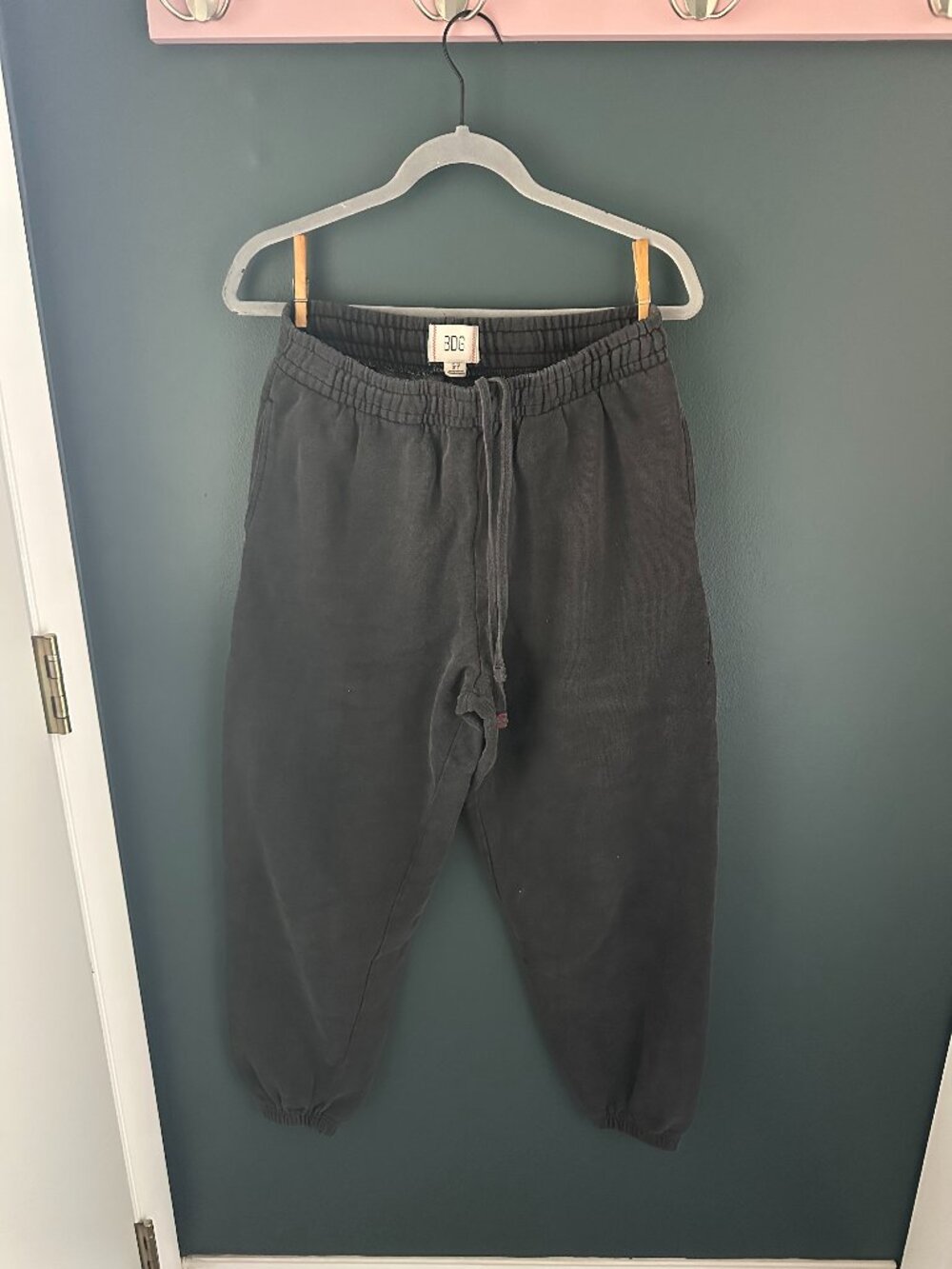 BDG Relaxed Fit Charcoal Gray Sweatpants - Size Small